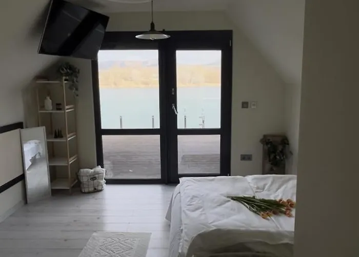 Restonthelake Apartment Esztergom