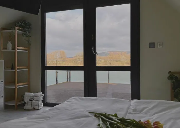 Apartment Restonthelake